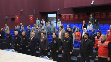 Eğitimleri Başarı ile Tamamlayan ELBAK'a Belgeleri Takdim Edildi