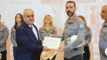 Eğitimleri Başarı ile Tamamlayan ELBAK'a Belgeleri Takdim Edildi