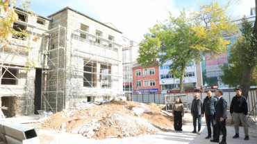 Başkan Şerifoğulları, Tarihi Öğretmenevinde Çalışmaları İnceledi