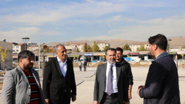 Başkan Şerifoğulları Seksenler Sokağı'nda İncelemelerde Bulundu