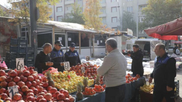 Elazığ Belediyesi Zabıta Ekiplerinden Pazar Yerlerine Denetim