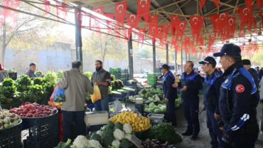 Elazığ Belediyesi Zabıta Ekiplerinden Pazar Yerlerine Denetim