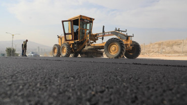 Elazığ Belediyesi'nin Yürüttüğü Yol Yenileme Çalışmaları Devam Ediyor