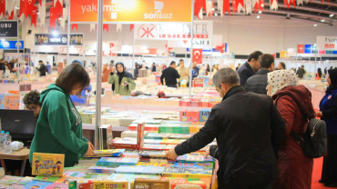 ELAZIĞ BELEDİYESİ KİTAP FUARI KAPILARINI AÇTI