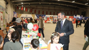 Başkan Şerifoğulları, AileFest'te Ailelerle Buluştu Genç Çiftin Nikahını Kıydı