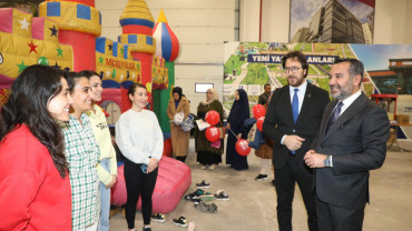 Başkan Şerifoğulları, AileFest'te Ailelerle Buluştu Genç Çiftin Nikahını Kıydı