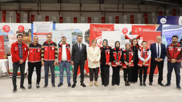 Başkan Şerifoğulları, AileFest'te Ailelerle Buluştu Genç Çiftin Nikahını Kıydı