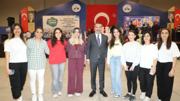 Başkan Şerifoğulları, AileFest'te Ailelerle Buluştu Genç Çiftin Nikahını Kıydı