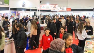 Birbirinden Kıymetli Şair Ve Yazarlar, Sevenleri İle Buluşuyor