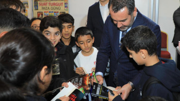 Başkan Şerifoğulları, 6. Kitap Fuarı'nı Ziyaret Etti