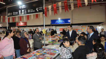 Başkan Şerifoğulları, 6. Kitap Fuarı'nı Ziyaret Etti