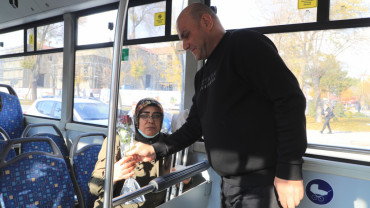 Elazığ Belediyesi Otobüs Şoförlerinden 3 Aralık'ta Anlamlı Jest