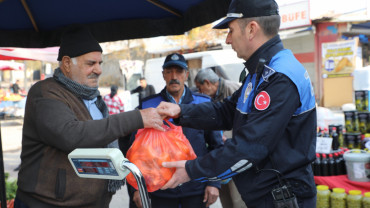 Elazığ Belediyesi Zabıta Ekipleri, Sahada Yoğun Mesai Harcıyor