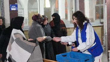 Elazığ Belediyesi Kandilin Bereketine Ortak Oldu