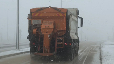 Elazığ Belediyesi Karla Mücadele Ekiplerinden Anında Müdahale