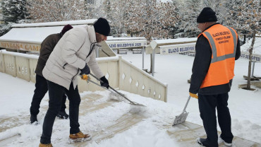 Elazığ Belediyesi Karla Mücadele Ekipleri Sahada