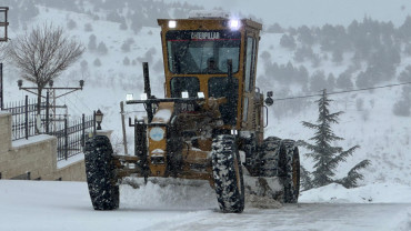 Elazığ Belediyesi Karla Mücadele Ekiplerinden Yoğun Mesai