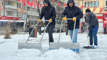 Elazığ Belediyesi Karla Mücadele Ekiplerinden Yoğun Mesai