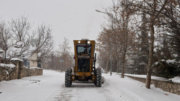 Elazığ Belediyesi Karla Mücadele Ekiplerinden Yoğun Mesai