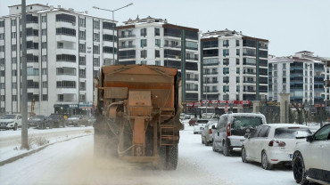 Elazığ Belediyesi Karla Mücadele Ekiplerinden Yoğun Mesai