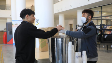 Elazığ Belediyesi'nden Öğrencilere Sıcak Çorba İkramı