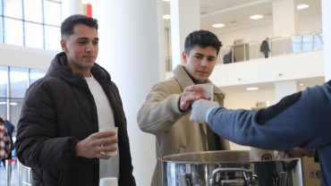 Elazığ Belediyesi'nden Öğrencilere Sıcak Çorba İkramı