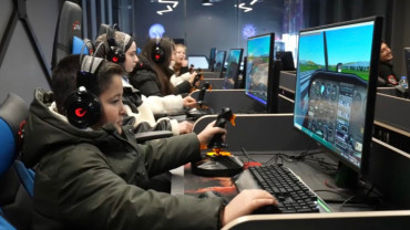 Elazığ Belediyesi E-Spor Merkezi, Ücretsiz Uçuş Simülasyonu Deneyimi İmkanı Sunuyor