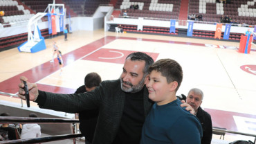 Başkan Şerifoğulları, Elazığ Belediyespor'u Yalnız Bırakmadı