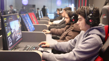 E-Spor Merkezi, FÜ E-Spor Topluluğu'nu Ağırladı