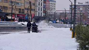 İstasyon Caddesi ve Meydanlarda Çalışma Yapıldı
