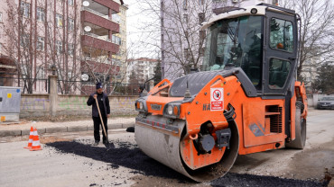 Elazığ Belediyesi, Asfalt Yama Uygulamalarını Sürdürüyor
