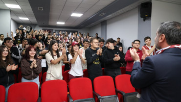 Başkan Şerifoğulları, 'Elazığspor Günleri'nde Öğrencilerin Coşkusuna Ortak Oldu