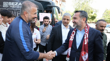 Başkan Şerifoğulları, 'Elazığspor Günleri'nde Öğrencilerin Coşkusuna Ortak Oldu