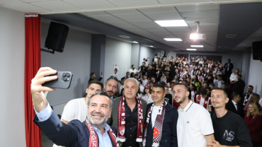 Başkan Şerifoğulları, 'Elazığspor Günleri'nde Öğrencilerin Coşkusuna Ortak Oldu