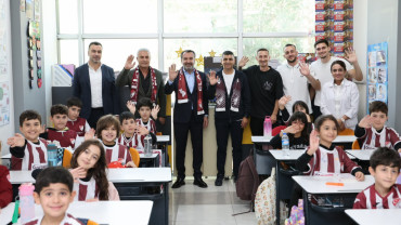 Başkan Şerifoğulları, 'Elazığspor Günleri'nde Öğrencilerin Coşkusuna Ortak Oldu