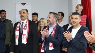 Başkan Şerifoğulları, 'Elazığspor Günleri'nde Öğrencilerin Coşkusuna Ortak Oldu