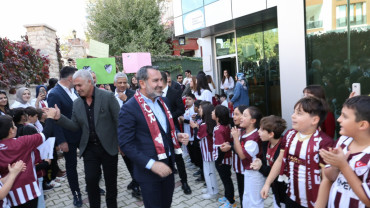 Başkan Şerifoğulları, 'Elazığspor Günleri'nde Öğrencilerin Coşkusuna Ortak Oldu