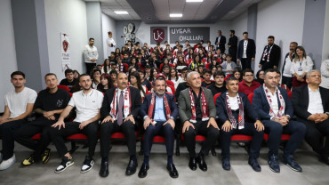 Başkan Şerifoğulları, 'Elazığspor Günleri'nde Öğrencilerin Coşkusuna Ortak Oldu