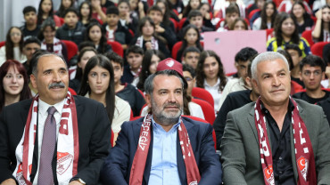 Başkan Şerifoğulları, 'Elazığspor Günleri'nde Öğrencilerin Coşkusuna Ortak Oldu