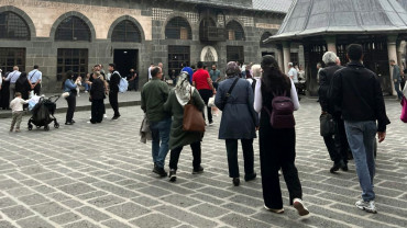 Elazığ Belediyesi Edebiyat Atölyesi Katılımcılarından Diyarbakır'a Kültür Yolculuğu