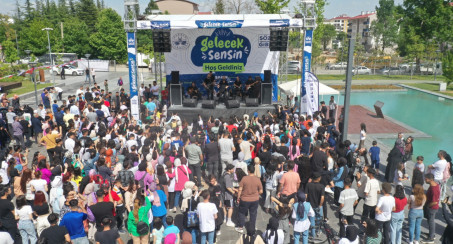 Gençlere Destek, 'Gelecek Sensin' İle Sürecek