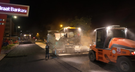 Gündoğdu Sokak'ta Asfalt Yenileniyor