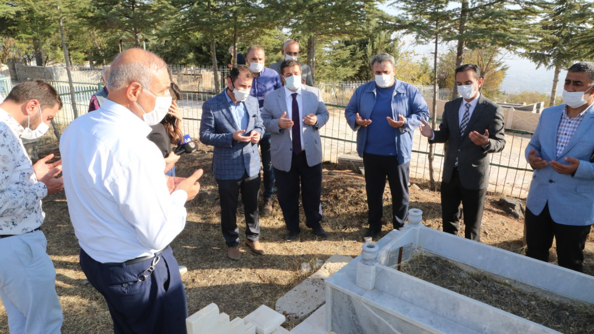 Hafız Osman Öge Mezarı Başında Anıldı