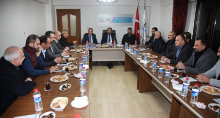 BAŞKAN ŞERİFOĞULLARI MOBİLYA SEKTÖRÜYLE BULUŞTU