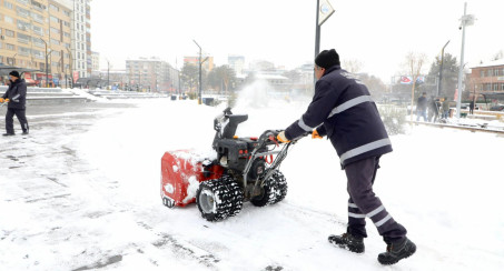 İstasyon Caddesi ve Meydanlarda Çalışma Yapıldı