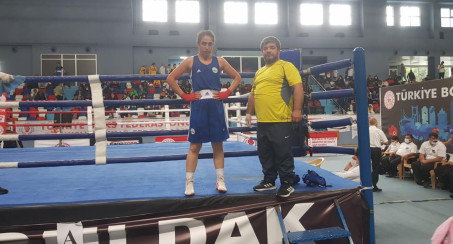 Kadın Boksörlerimiz Çeyrek Finalde