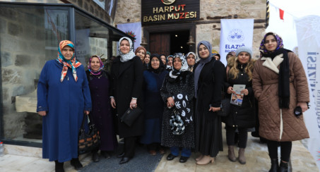 Kursiyer Kadınlar Elazığ Belediyesi'nin Proje Alanlarını Gezdi