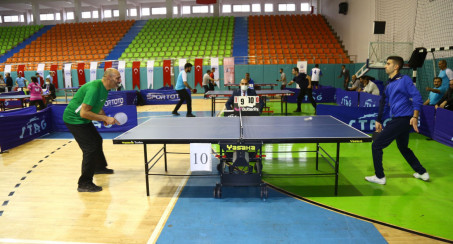 'Kurum ve Kuruluşlar Arası Masa Tenisi Turnuvası' Başladı