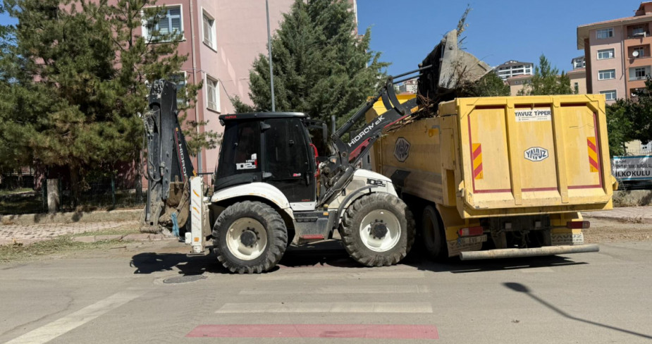 Abdullahpaşa Mahallesi'nde Kapsamlı Temizlik Çalışması