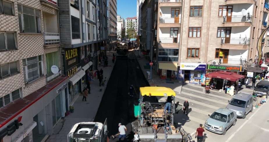 Asfaltlama Hamlesi Sürüyor, Ulaşımda Güven ve Konfor Artıyor